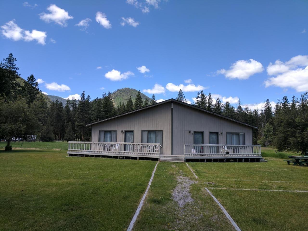 Rock Creek Mercantile & Motel Clinton Exterior photo